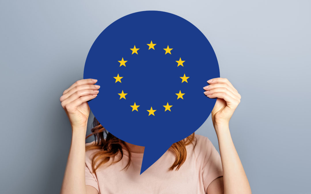 De que forma a Linguagem Simples evoluiu na sociedade europeia?